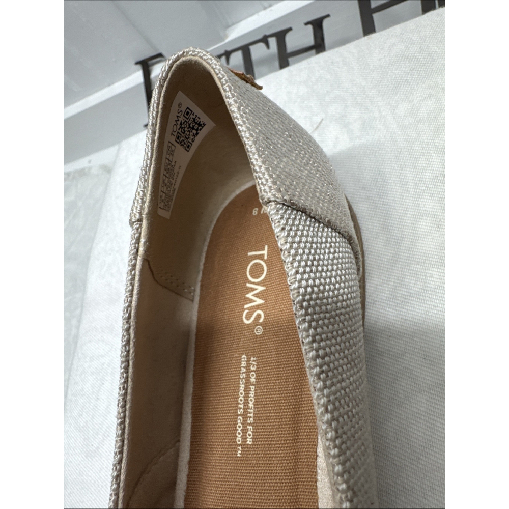 Toms Loafer Women's Flat Beige SlipOns 8W Work Church Everyday Office New No Box - Picture 4 of 16